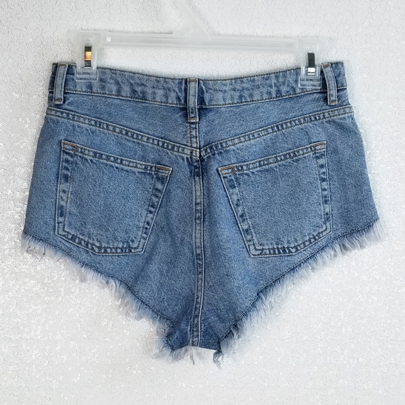 Topshop Kiri HighWaist Fray Hem Hot Pants Shorts 4 - Picture 3 of 8